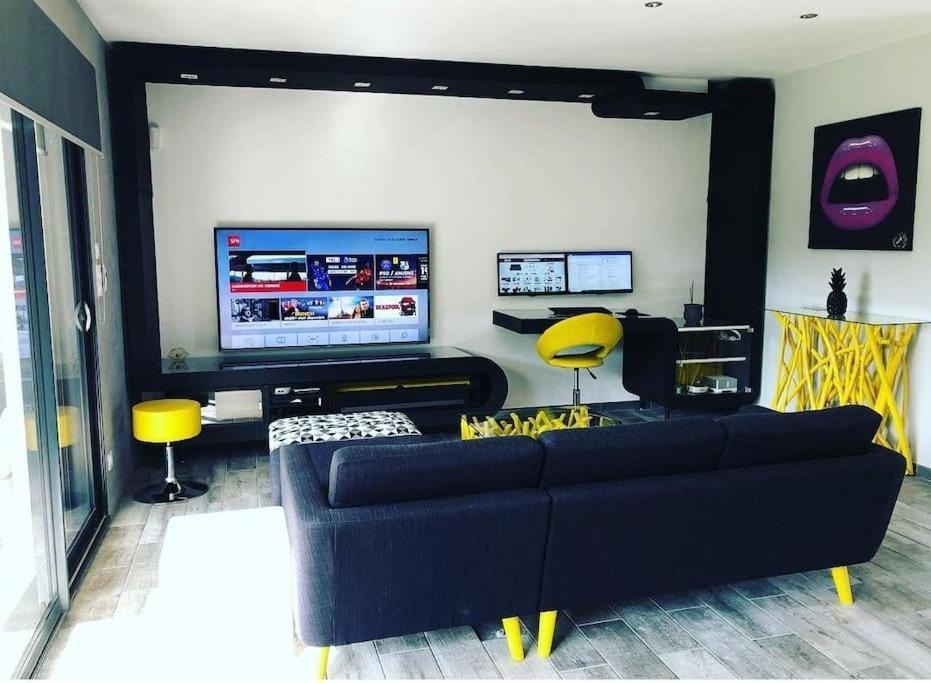 Maison De Vacances Contemporaine Avec Piscine Villa Vedène Exteriör bild